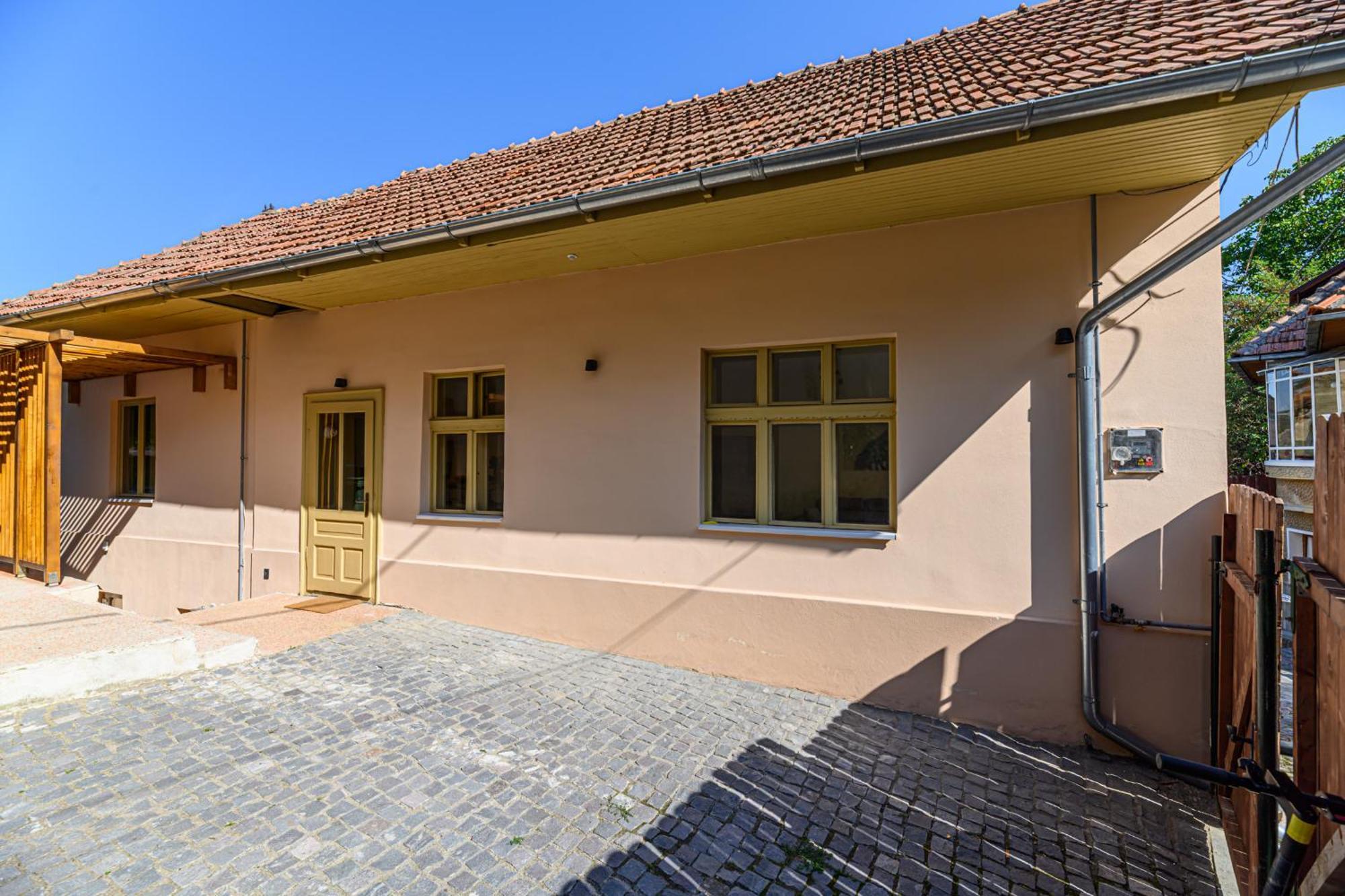 Lagom - Hot Tub Hideout Brasov Exterior photo